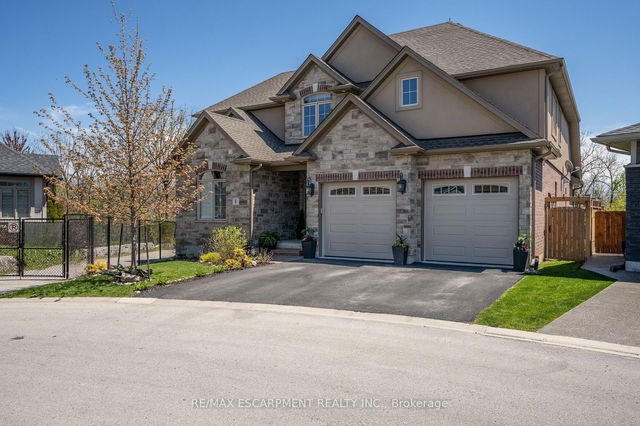 8 - 3545 Campden Road