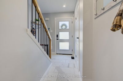 Unit 3 — 1060 Canfield Cres, Woodstock - North image-0-3