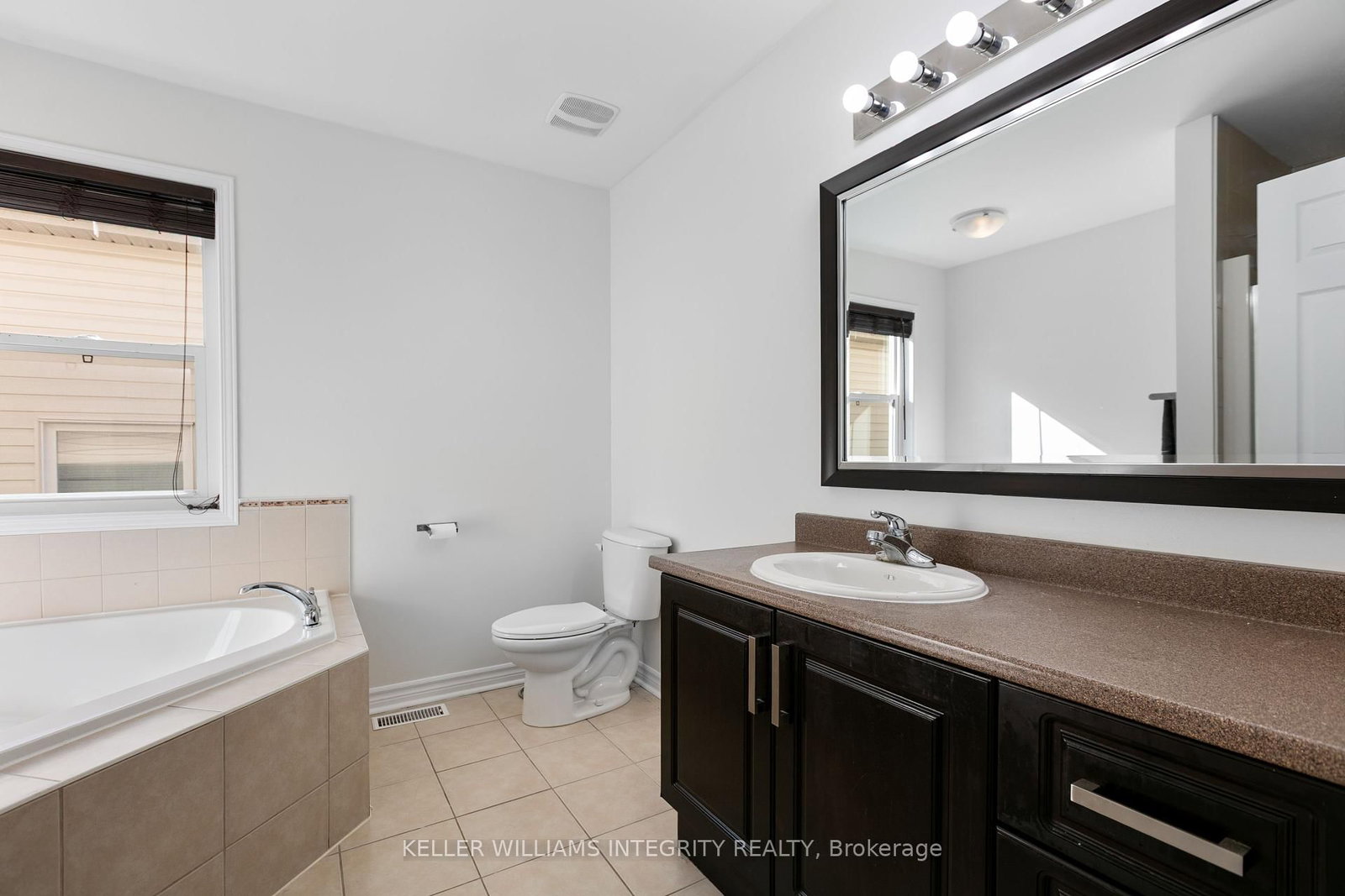 166 Streamside Crescent - Photo 26