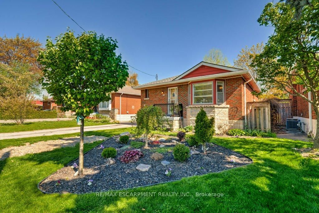 Detached House for sale at 40 Richwill Road, Hamilton, Southam, L9C 1S1 - MLS: X12144592