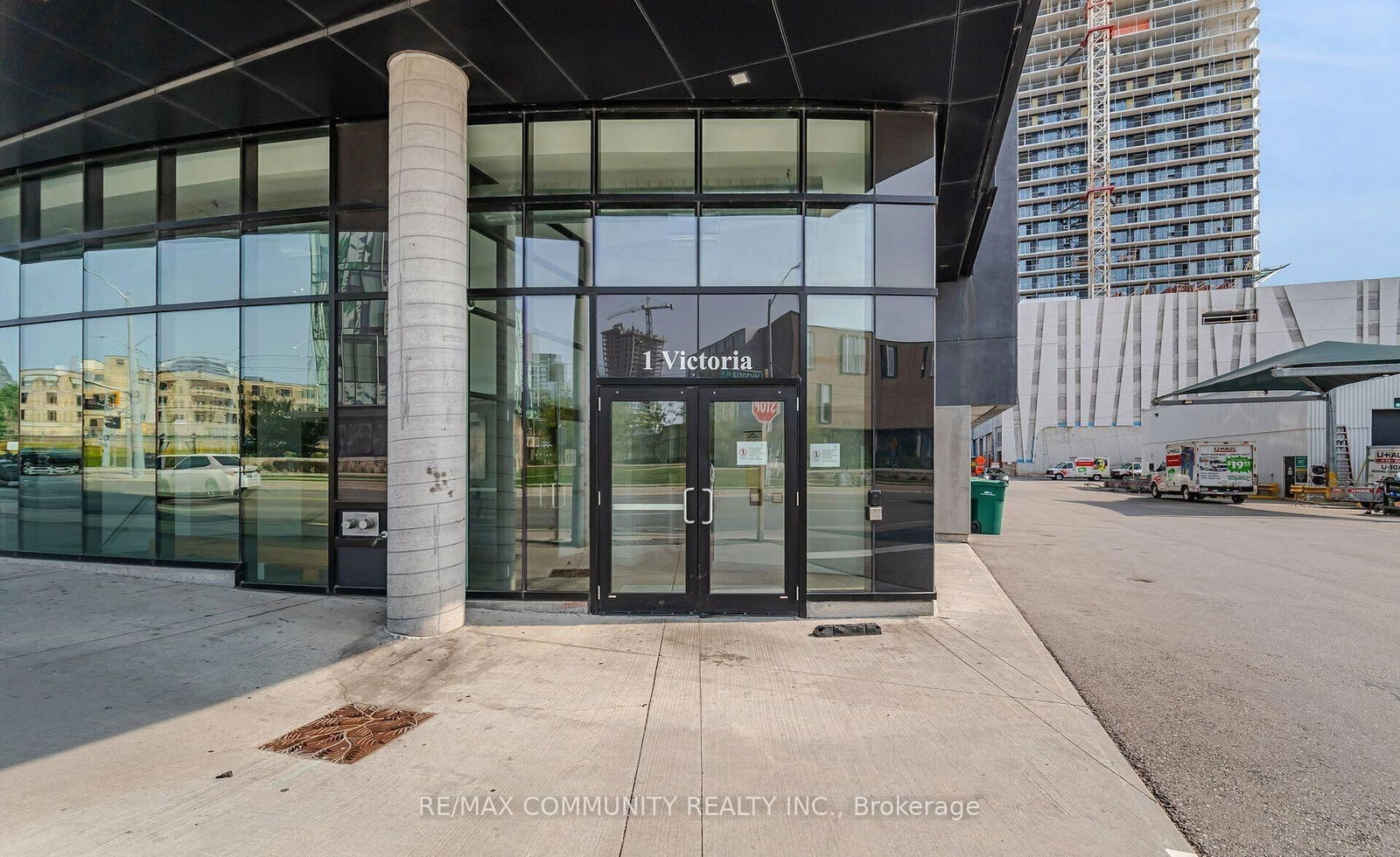 Condo for sale at 1708-1 Victoria Street, Kitchener, N2G 0B5 - MLS: X12144693