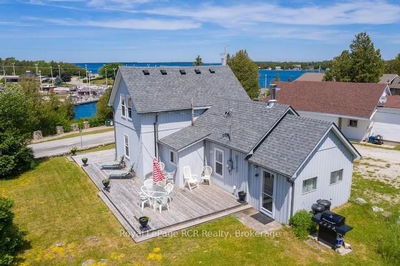 42 Bay St, Northern Bruce Peninsula - Northern Bruce Peninsula image-0-1