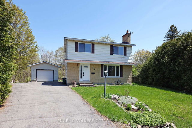 25 COLDSTREAM Drive
