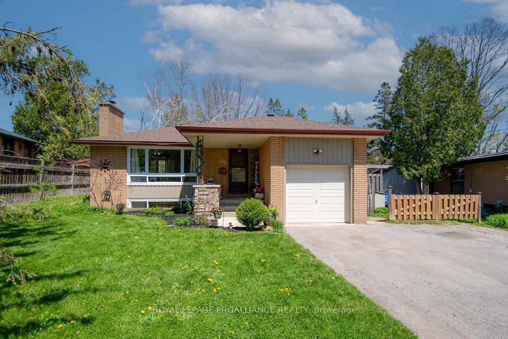 Detached House for sale at 1060 Glendale Drive, Peterborough North, 1 Central, K9H 6M4 - MLS: X12144894