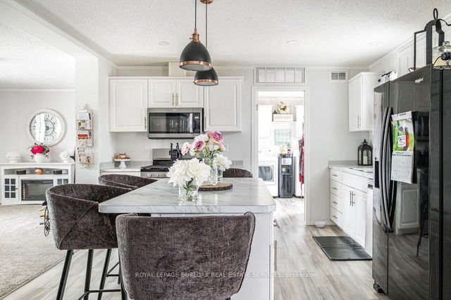 29 Hickory Hollow