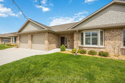 Unit 6 — 5969 Townsend Line, Lambton Shores - Forest image-0-1