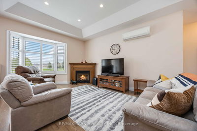 Unit 6 — 5969 Townsend Line, Lambton Shores - Forest image-0-4