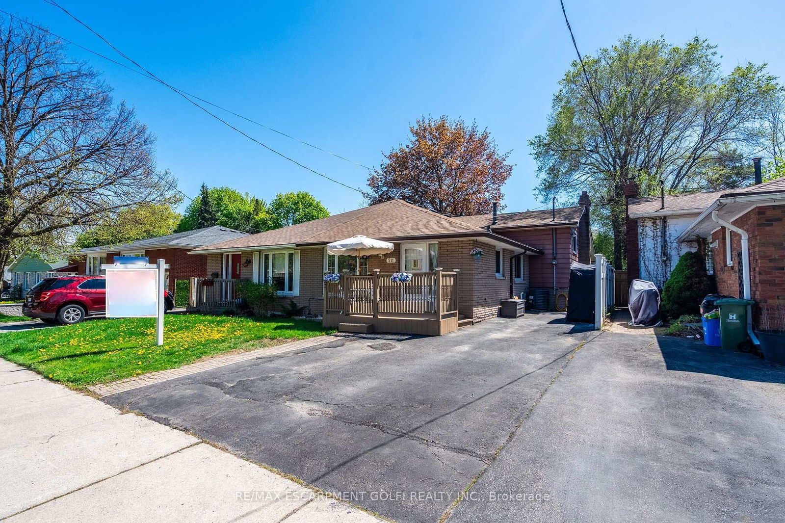 Semi-Detached House for sale at 511 Stone Church Road, Hamilton, Gilkson, L9B 1A5 - MLS: X12145053