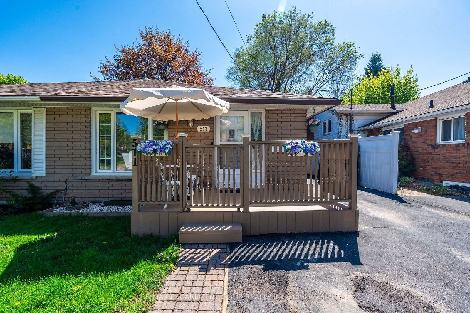 Semi-Detached House for sale at 511 Stone Church Road, Hamilton, Gilkson, L9B 1A5 - MLS: X12145053