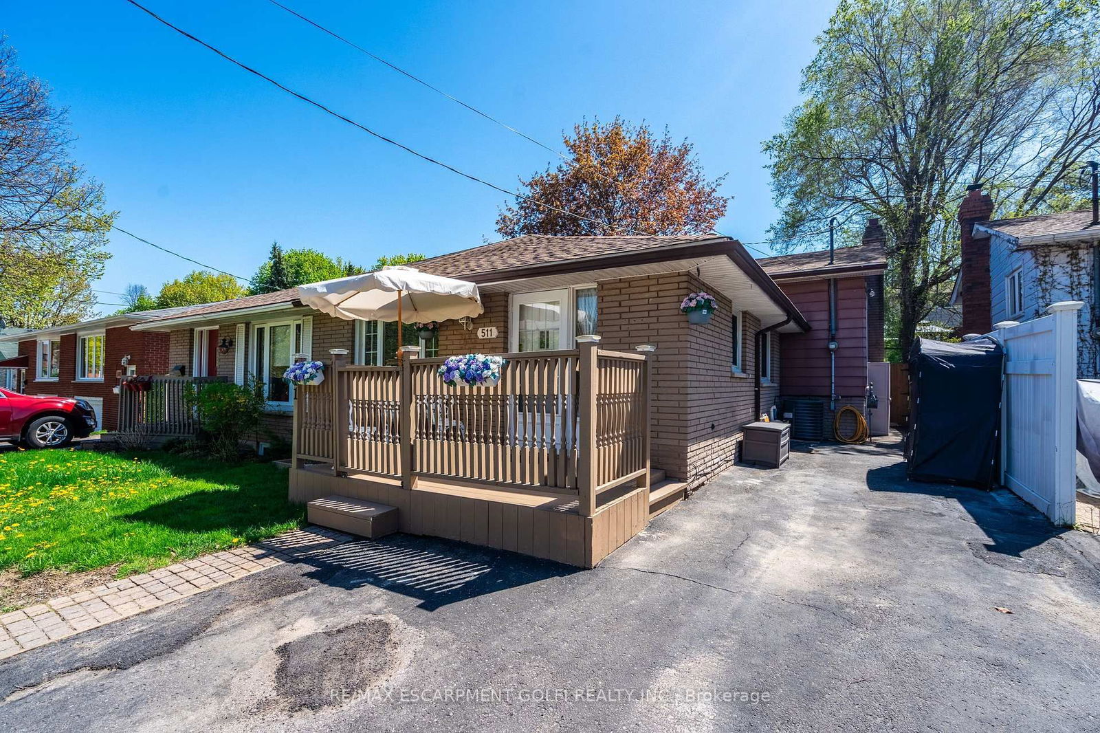 Semi-Detached House for sale at 511 Stone Church Road, Hamilton, Gilkson, L9B 1A5 - MLS: X12145053