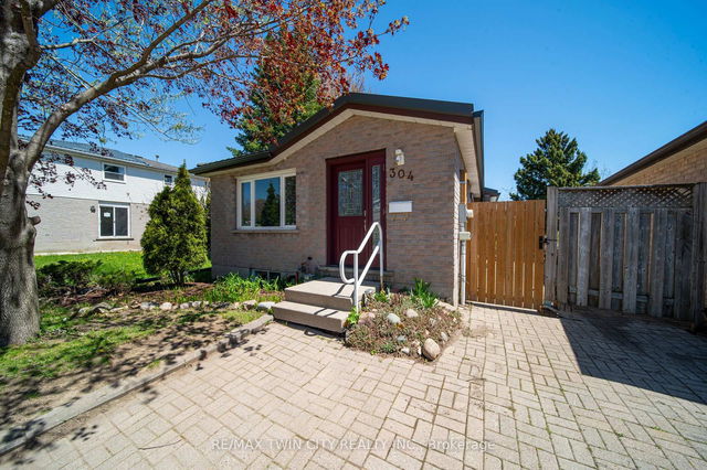 304 Dinison Place
