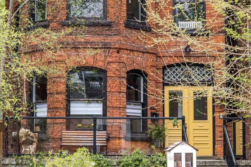 177 Charlton Ave W, Hamilton, L8P 2C8 | Image 2