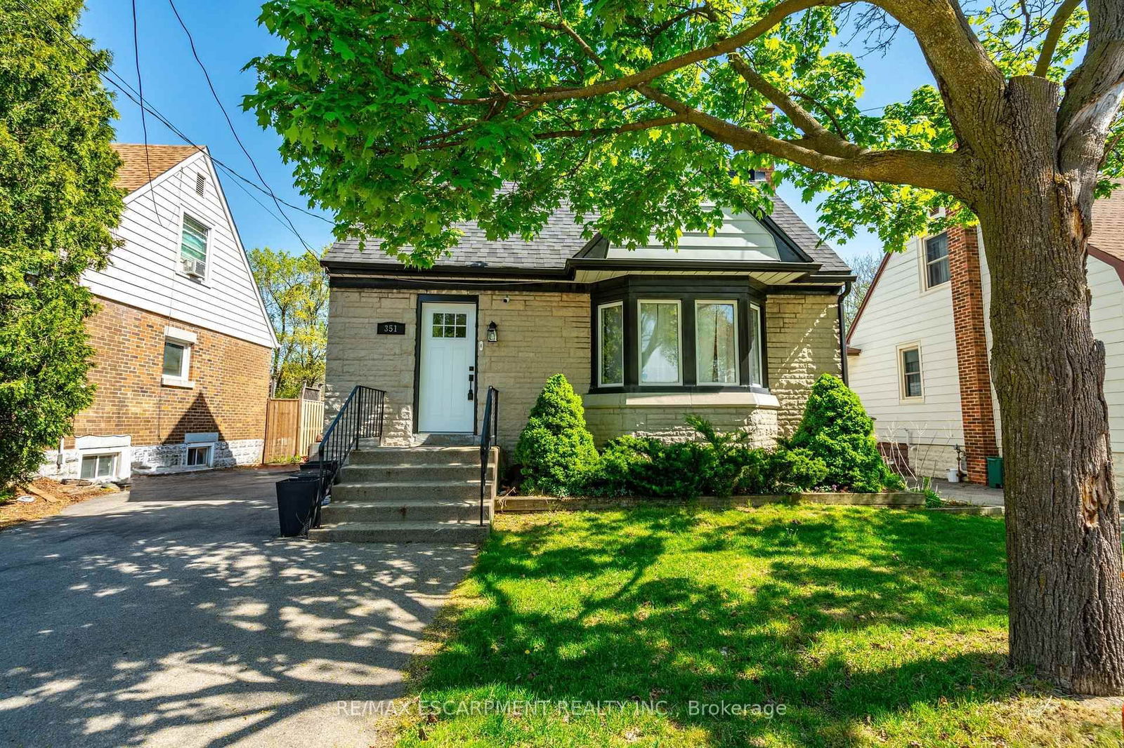 Detached House for sale at 351 Queensdale Avenue, Hamilton, Inch Park, L9A 1L5 - MLS: X12145802