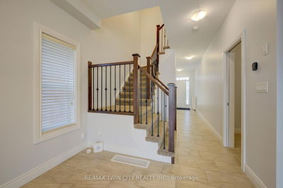 Unit A — 618 MONTPELLIER Dr, Waterloo -  image-0-3