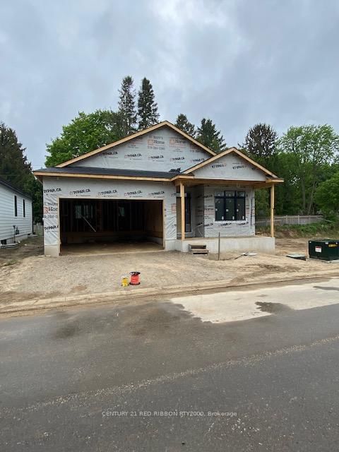 Detached House for sale at 8-430 Head Street, Strathroy-Caradoc, NE, N7G 2K2 - MLS: X12146042