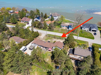 7495 Dune Dr, Lambton Shores - Port Franks
