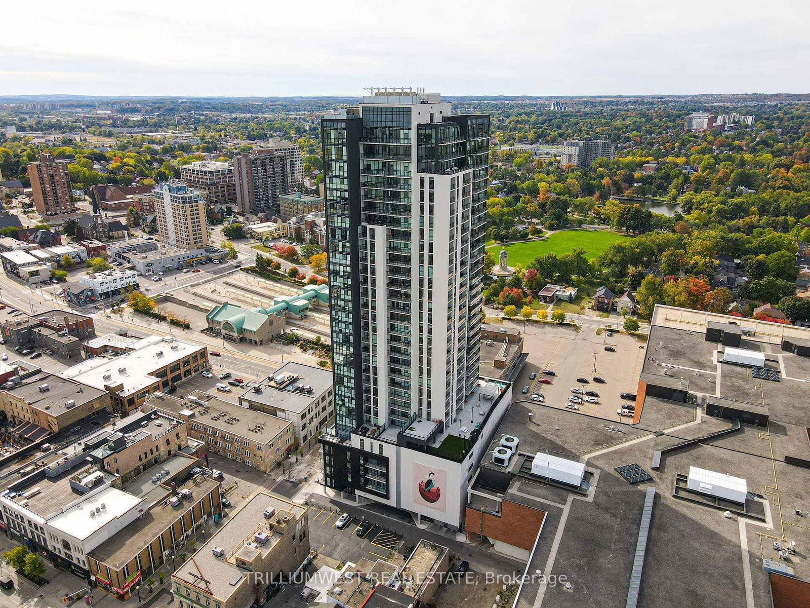 Condo for sale at 4-60 Charles Street, Kitchener, N2G 0C9 - MLS: X12146352