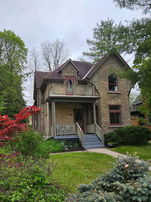 19 Roland Street