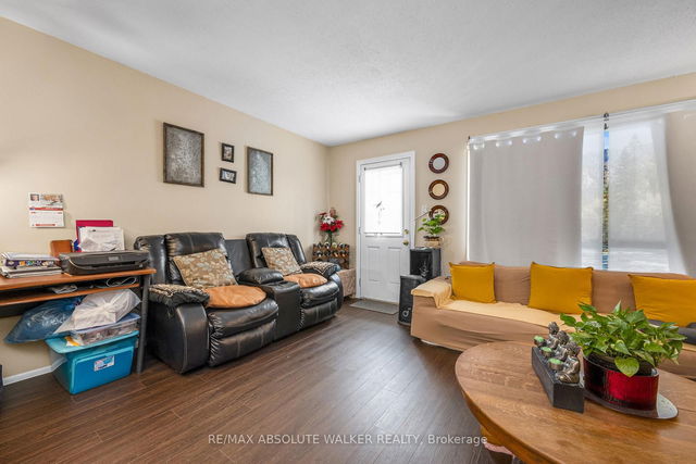25A Sonnet Crescent