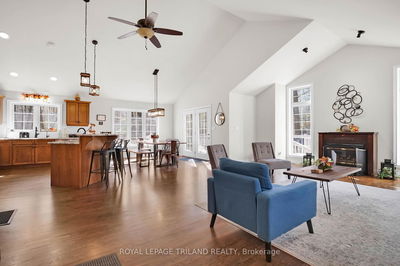 9945 Riverview Rd, Lambton Shores - Grand Bend image-0-3