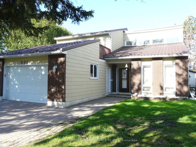 996 Laporte Street
