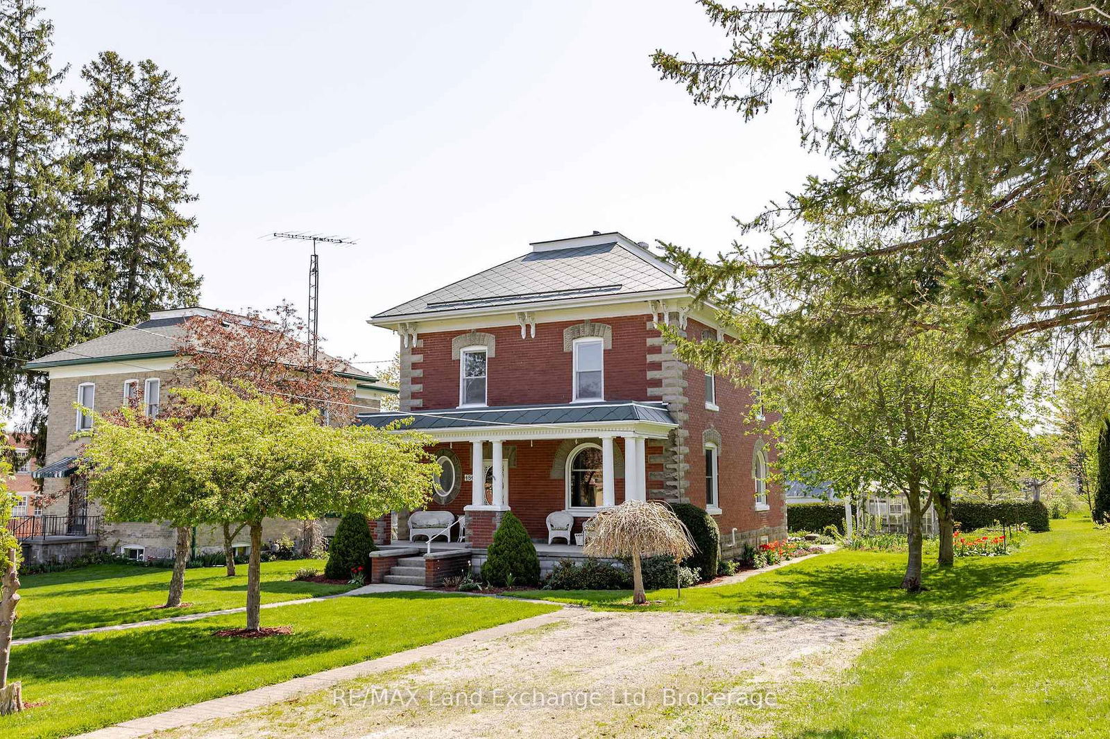 Detached House for sale at 484 Queen Street, North Huron, Blyth, N0M 1H0 - MLS: X12146617