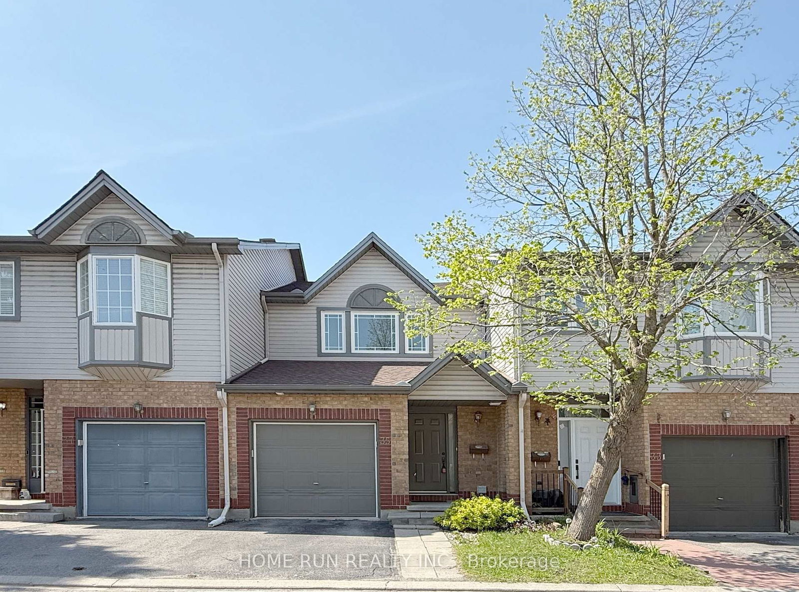 Townhouse for sale at 35 Santa Cruz Private, Ottawa, Riverview Park, K1G 6M5 - MLS: X12146635
