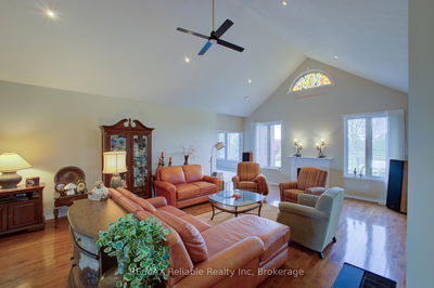16 Stornoway Cres, Huron East - Seaforth image-0-4