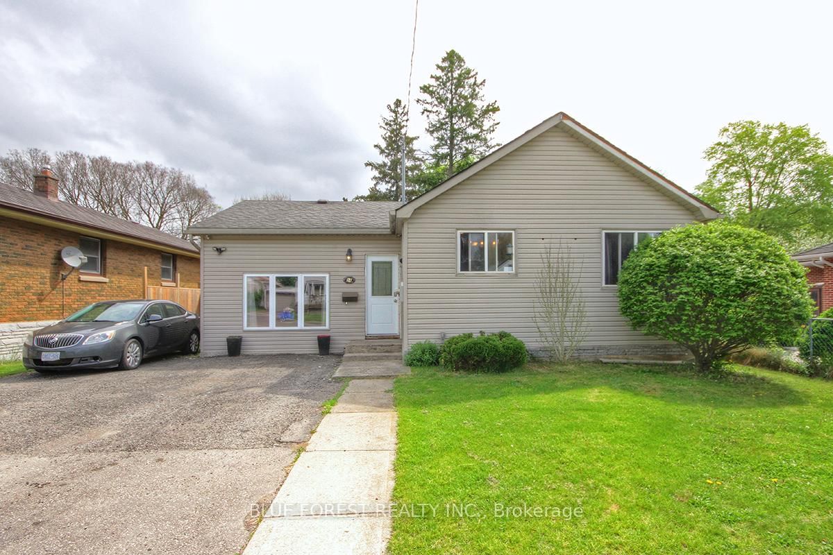 Detached House for sale at 54 Clemens Street, London East, East C, N5Y 1H6 - MLS: X12147341