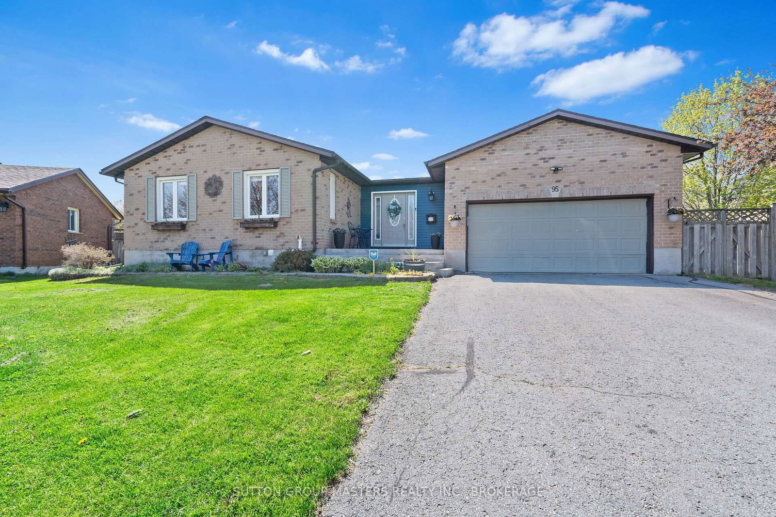 Detached House for sale at 95 Nicholson Crescent, Loyalist, Amherstview, K7N 1W9 - MLS: X12147435