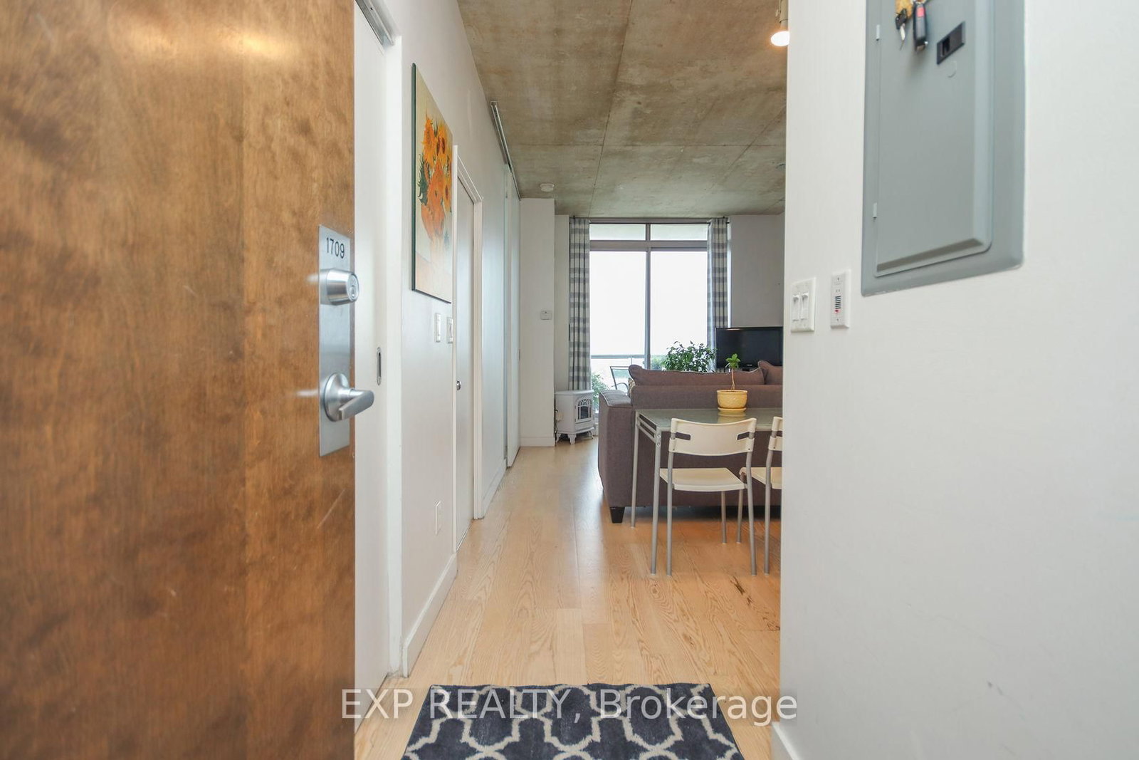 Listing Image 7