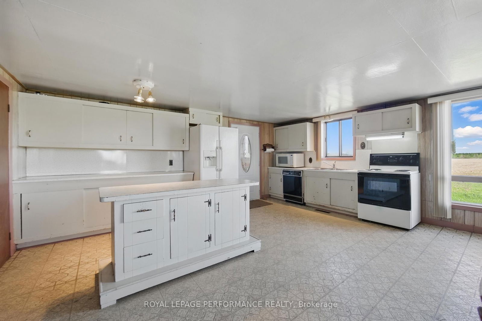 Detached House for sale at 3300 County Rd 14 Concession, East Hawkesbury, East Hawkesbury Twp, K0B 1B0 - MLS: X12147635