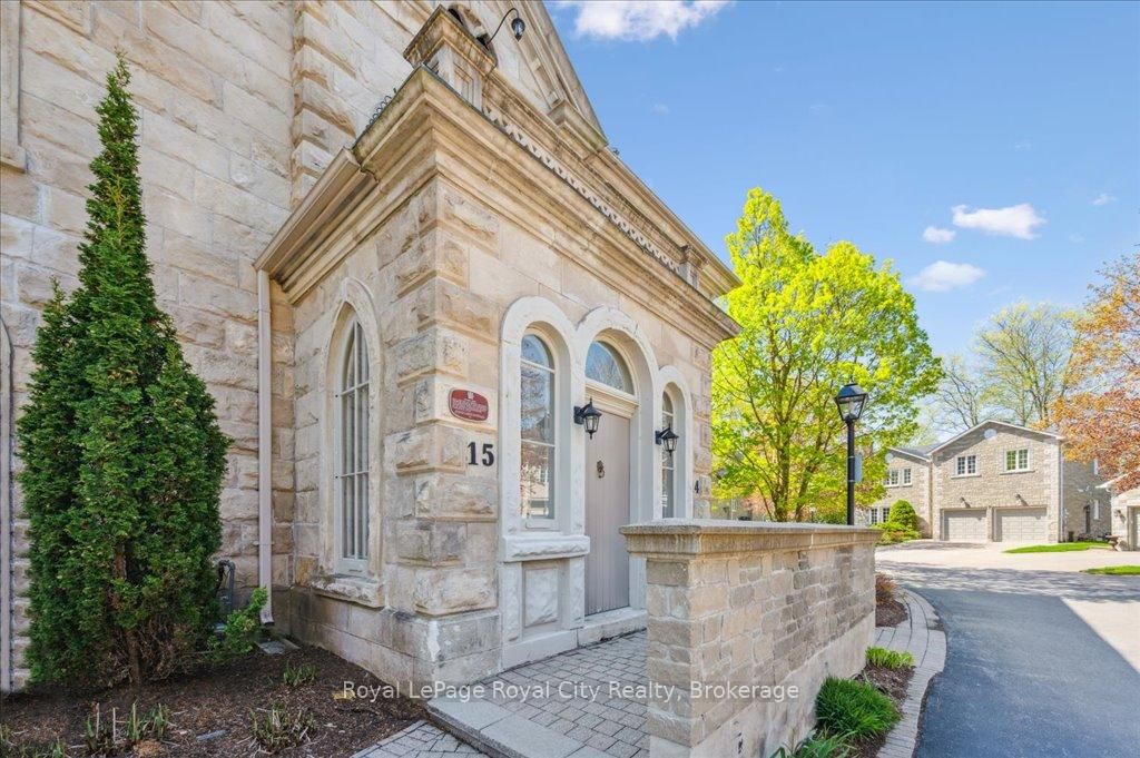 Condo for sale at 15-25 Manor Park Crescent, Guelph, Dovercliffe Park/Old University, N1G 1A2 - MLS: X12147768