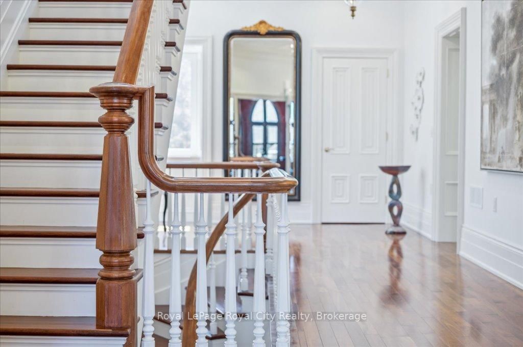 Condo for sale at 15-25 Manor Park Crescent, Guelph, Dovercliffe Park/Old University, N1G 1A2 - MLS: X12147768