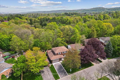 32 Highland Park Dr, Hamilton - Dundas image-0-1
