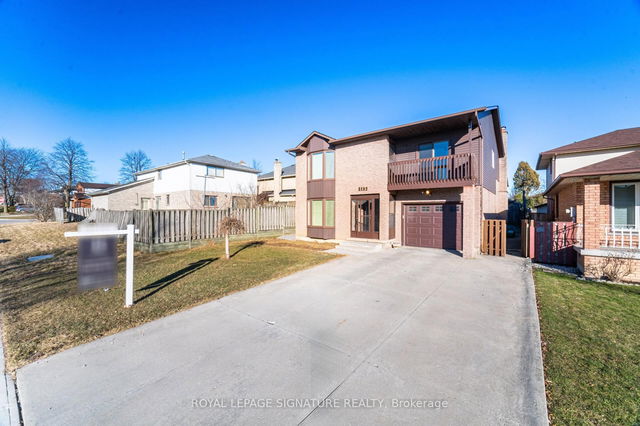 113 Parkwood Crescent