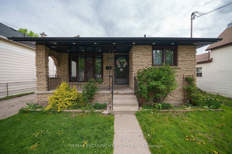 70 Oak St, Brantford -  image-0-0