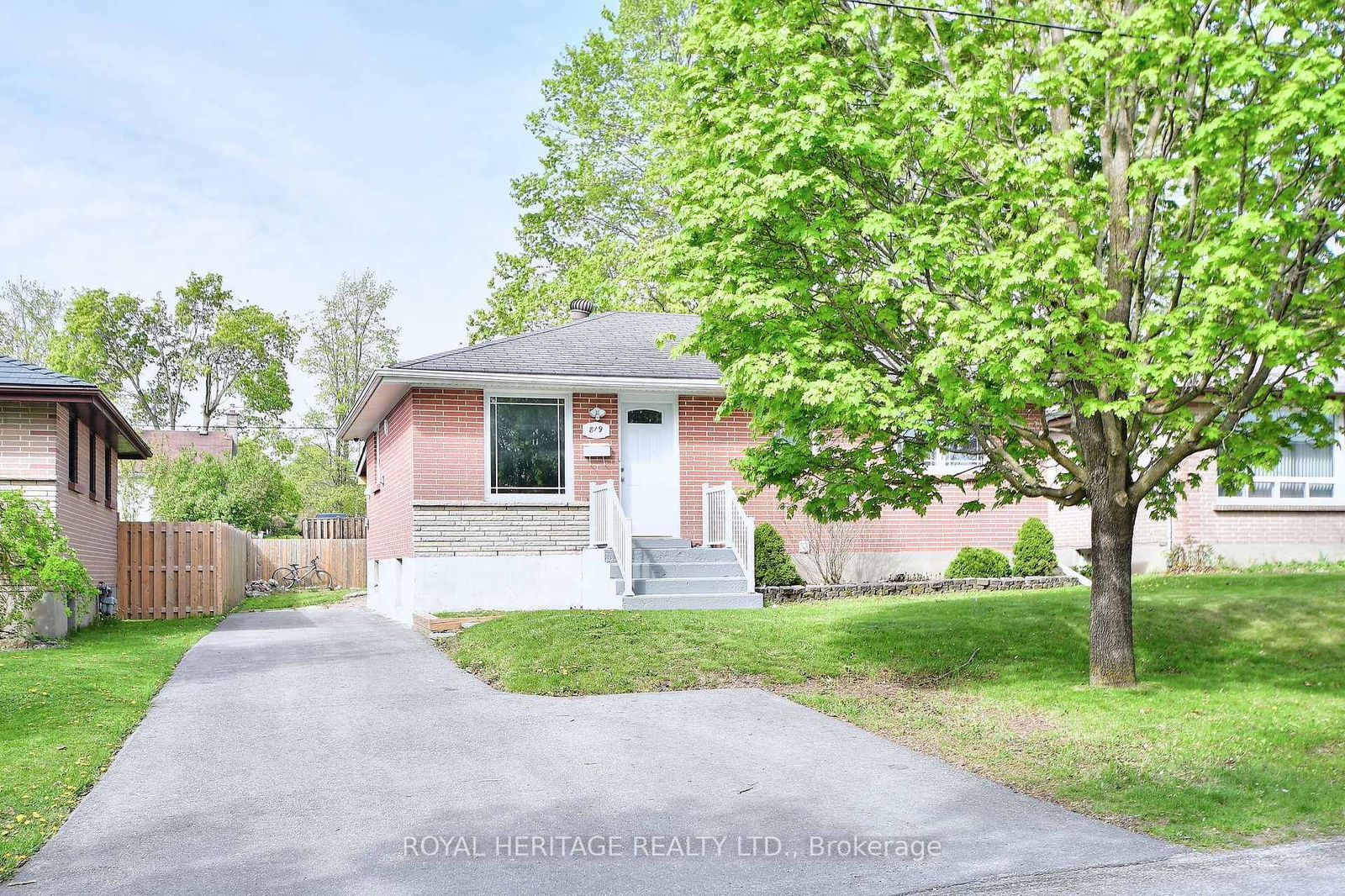 Detached House for sale at 819 Brookdale Crescent, Peterborough North, 1 South, K9H 6A5 - MLS: X12148282