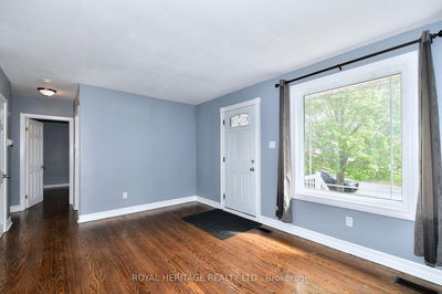 819 Brookdale Cres, Peterborough North - 1 South image-0-3