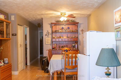 431 Dudley Ave, North Bay - Central image-0-2