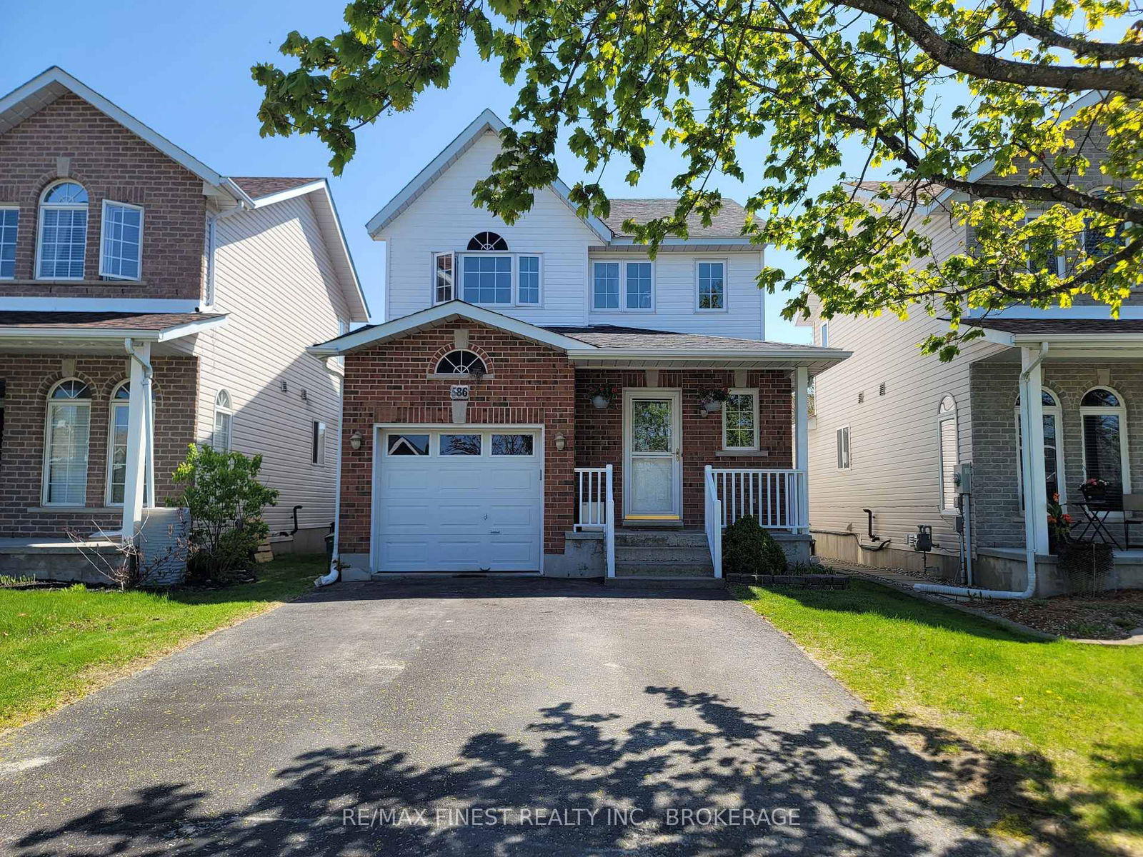 Detached House for sale at 586 FREEMAN Crescent, Kingston, Kingston East (Incl Barret Crt), K7K 7H6 - MLS: X12148795