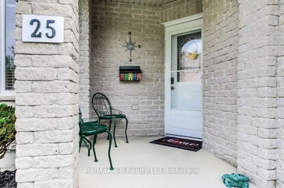 25 Pembers Pass, Woodstock - South image-0-3