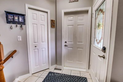 25 Pembers Pass, Woodstock - South image-0-4