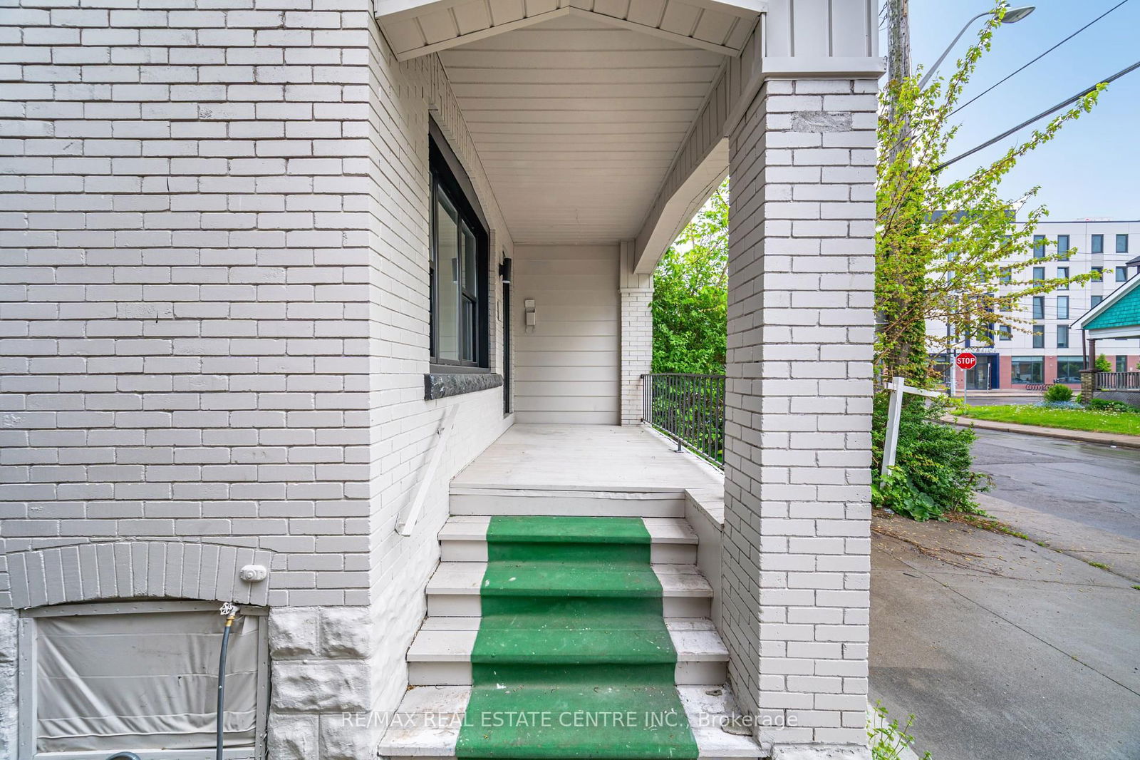 Detached House for sale at 463 Dunsmure Road, Hamilton, Crown Point, L8L 1X4 - MLS: X12149094