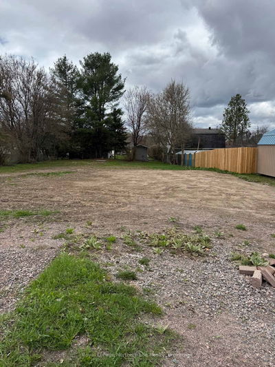555 Main St, Powassan - Powassan image-0-2