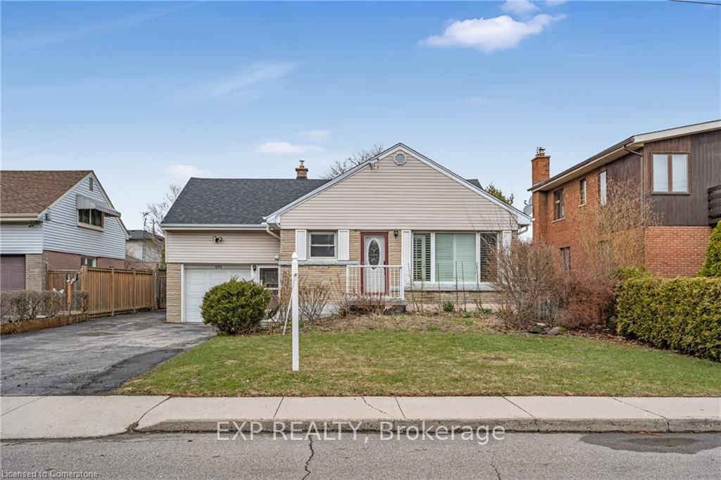 Detached House for sale at 494 East 37th Street, Hamilton, Macassa, L8V 4B9 - MLS: X12149342