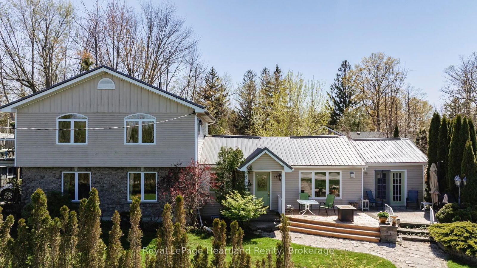 Detached House for sale at 13 Ravine Park Road, Goderich, Goderich (Town), N7A 3X8 - MLS: X12149368