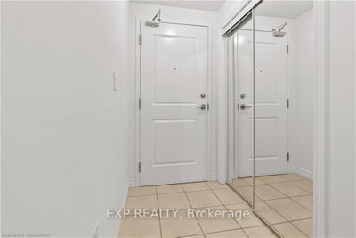 Unit 102 — 427 Aberdeen Avenue — photo 4