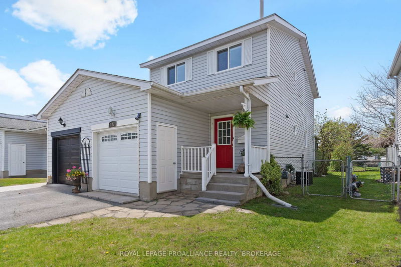 105 Davey Cres, Loyalist - Amherstview image-0-0