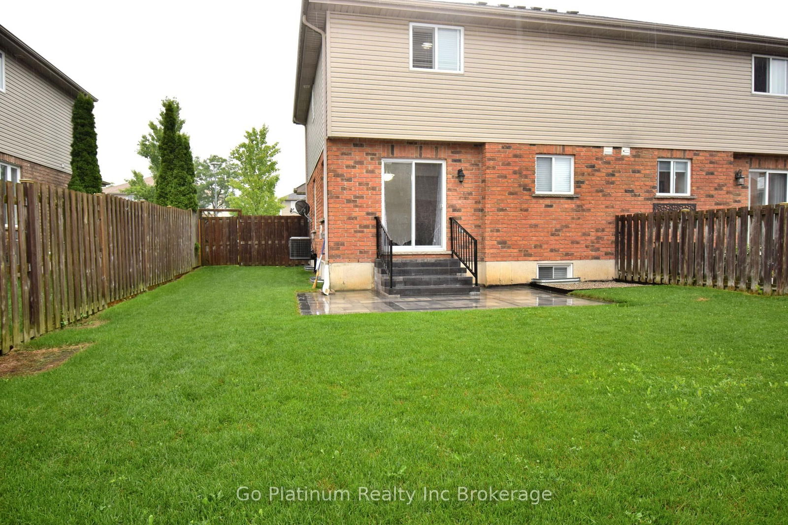 Semi-Detached House for sale at 517 Hummingbird Crescent, Woodstock, North, N4T 1V9 - MLS: X12149710